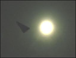 Alex Picciafuochi Alessandro Picciafuochi a.k.a. Rainbox Black Triangle UFO U.F.O. Unidentified Flying Object Oggetti Volanti Non Identificati O.V.N.I.